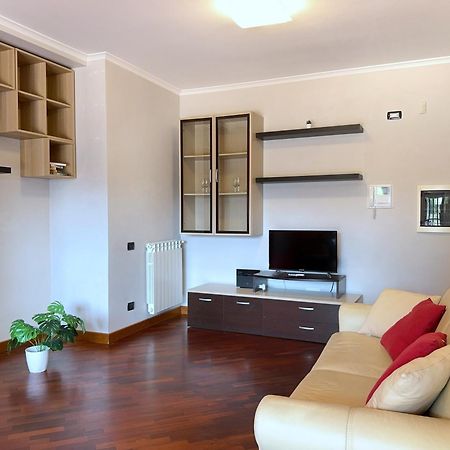 Sun Nest Apartment - Terrace & Garage Fiumicino Bagian luar foto