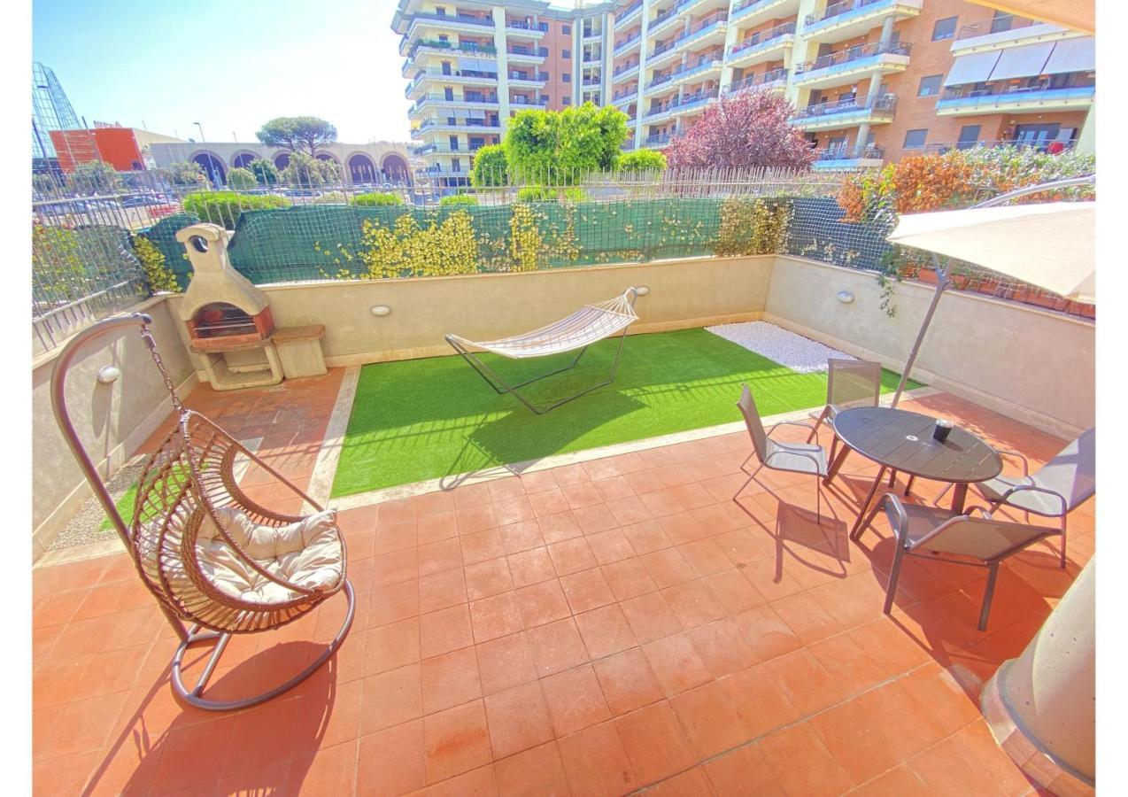 Sun Nest Apartment - Terrace & Garage Fiumicino Bagian luar foto